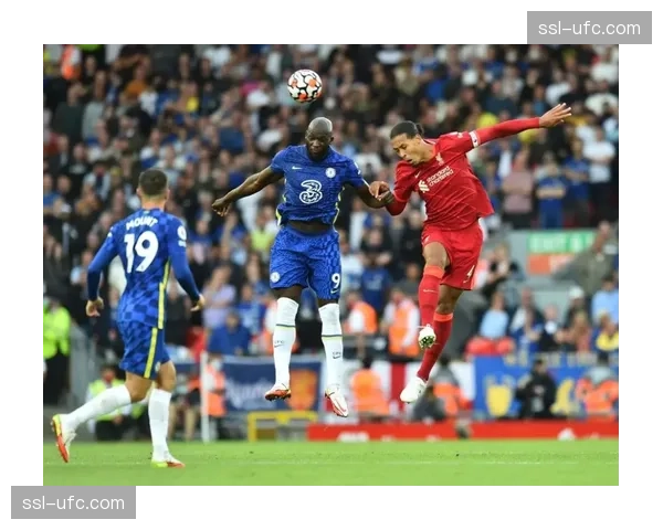 “官方：切尔西后卫奇尔维尔训练中腿筋受伤，预计缺阵四周”